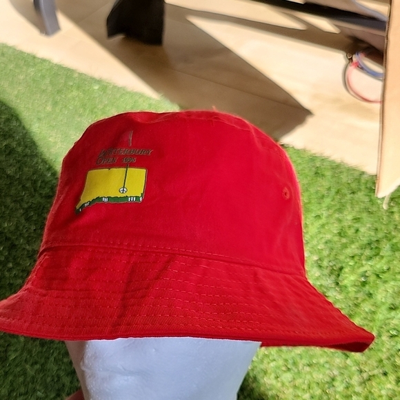 Red Hat with Golf Graphic - Picture 4 of 6